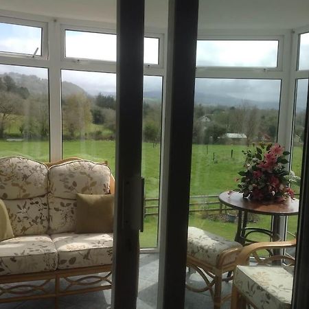 Killarney Farm House. Exterior photo